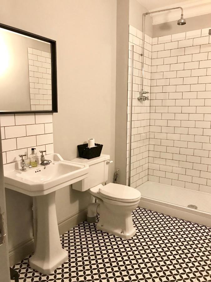 Historic Two Bed Apartment In Heart Of The City Бристол Екстериор снимка
